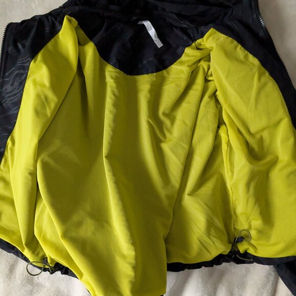 Fabletics Black and green hooded windbreaker - loose fit - Picture 14 of 16